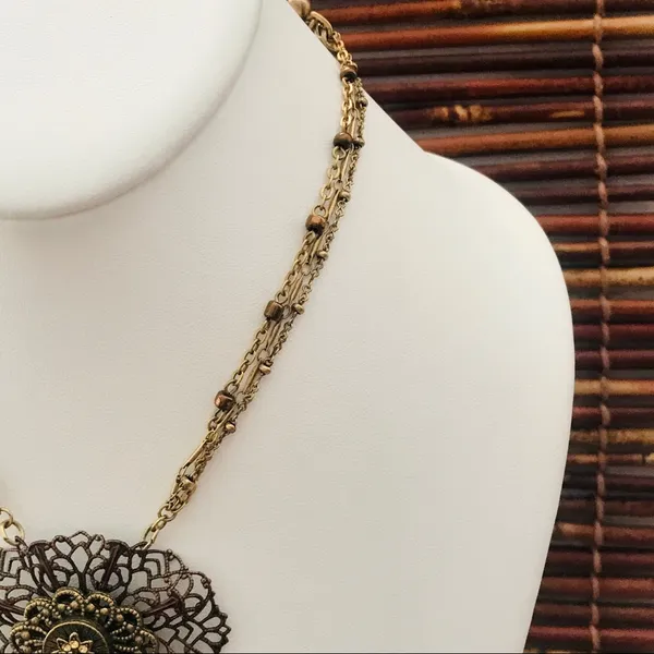 Chico’s Necklace with Gorgeous Lacy Pendant - Image 3