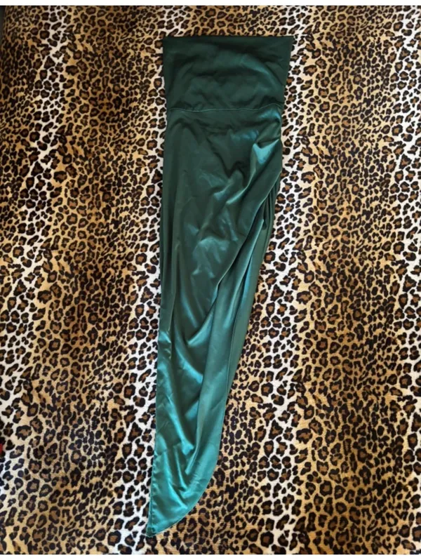 Elegant Strapless‎ Dark Green Satin Maxi Dress - Image 4