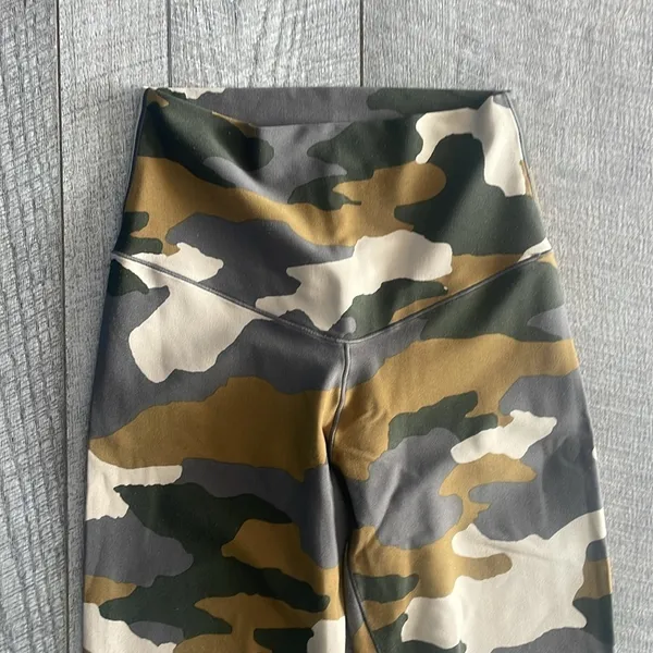 Aerie Offline Real Me 7/8 High-Rise Camouflage Leggings Size Small - Image 3