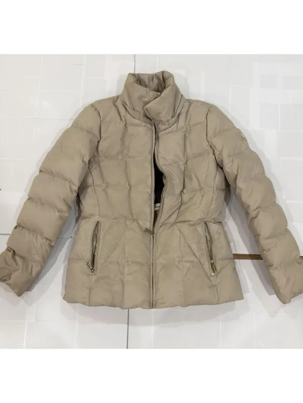 Size Small Women’s Calvin Klein Duck Down M Puffy Jacket. - Image 4
