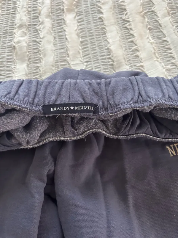 Brandy Melville Sweatpants - Image 4