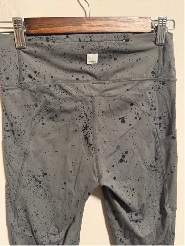 Vuori Stride Legging Oregano Splatter Pocket- Size Small - Image 5