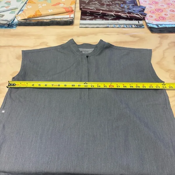 FIGS Rafaela Oversized Scrub Tops for Women Mandarin Collar Shirttail Hem Gray M - Image 9
