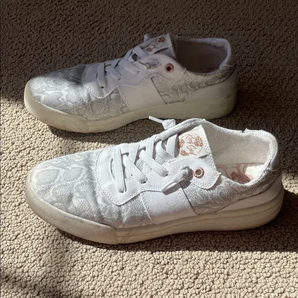 Roxy White Slip-On Snake Pattern Sneakers - Image 3