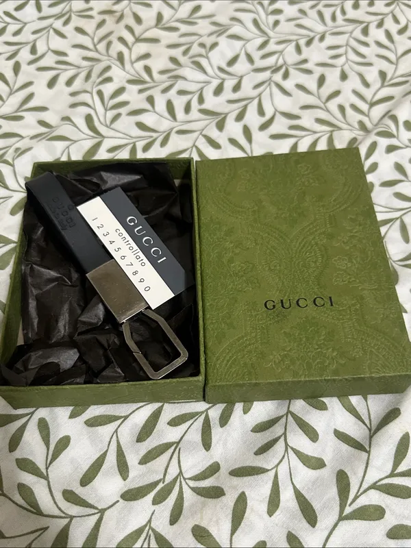 Gucci Dark Grey Rubber Key Fob with Silver Hardware - Image 6