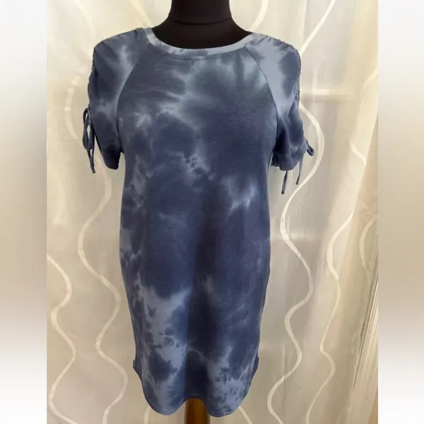 NWOT Cupio Blue Tie Dye Ruched Sleeve T-Shirt Dress Medium - Image 2