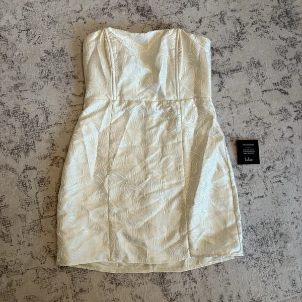 Lulus Enchanting Bombshell Cream Floral Jacquard Strapless Mini Dress Medium NWT - Image 3
