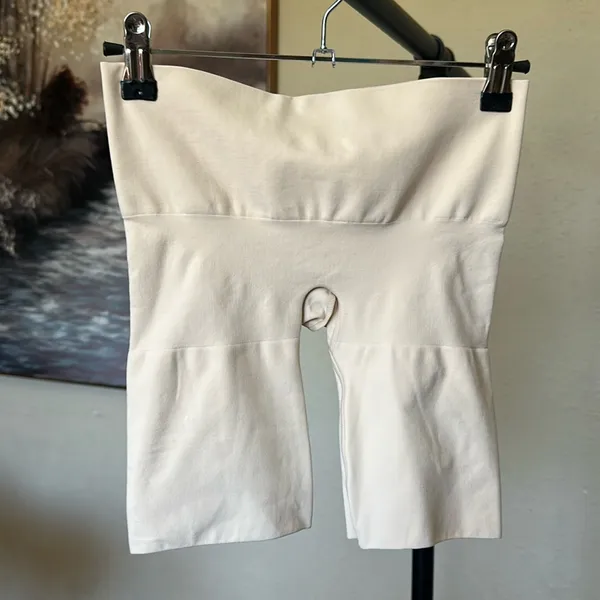 SKIMS‎ SEAMLESS SCULPT BUTT LIFTING SHORT NWOB size L Sand - Image 3