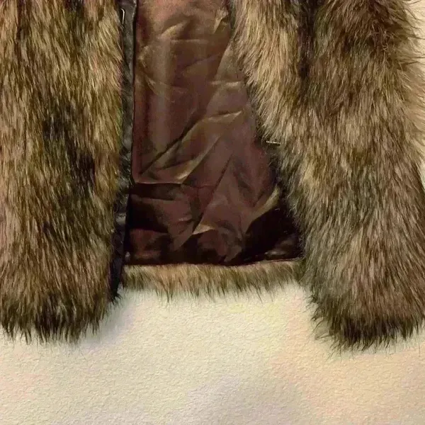 BB Dakota faux fur vest sz S fall winter old money preppy - Image 4