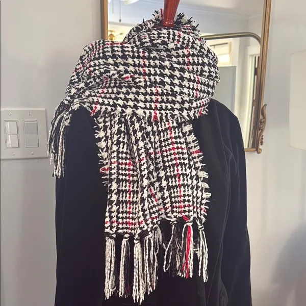 Style & Co. Houndstooth Fringe Scarf - Image 3