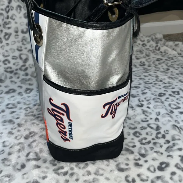 The Bradford Exchange Tigers Tote - Image 5
