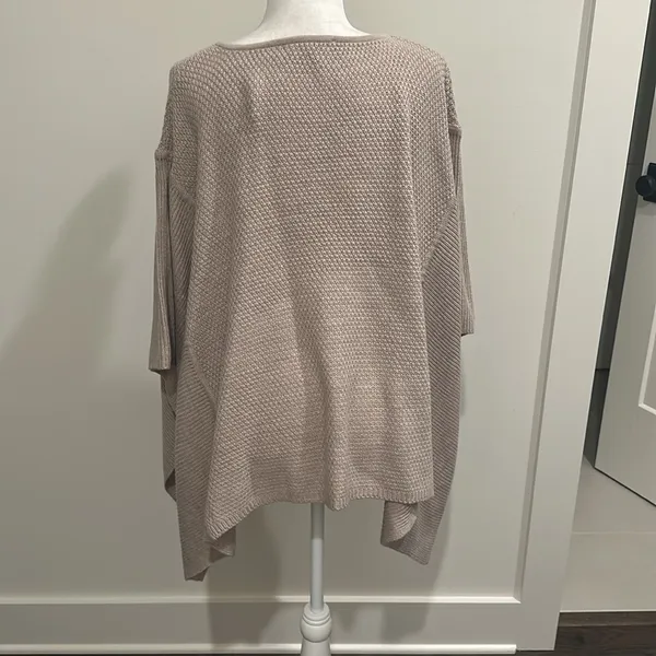 NWT Loft Sweater Poncho Sz XS/S - Image 4