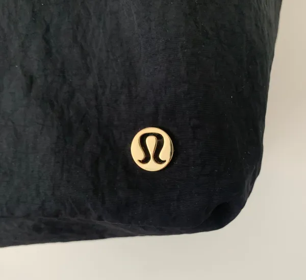 Lululemon on my level bag - Image 8