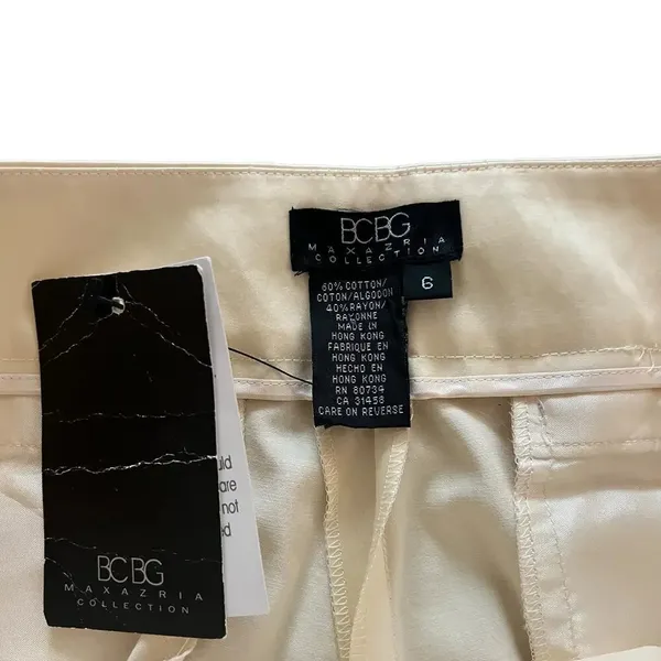 NWT Vintage BCBG Maxazria Women’s 6 Cream Straight Leg Flat Front Capri Pants‎ - Image 2