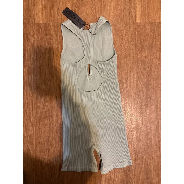Vanquish Fitness Womens Ribbed Seamless Unitard Sage Green Back Cutout‎ Romper S - Image 5