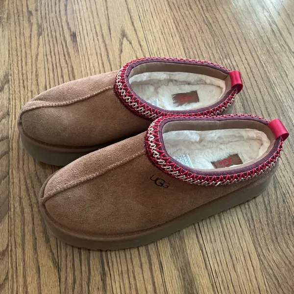 UGG Tazz Platform Slippers Chestnut - Image 7