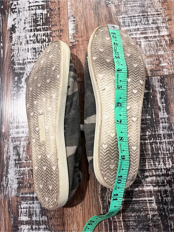 MAURICES Camo Pull On Sneakers 8.5 - Image 8