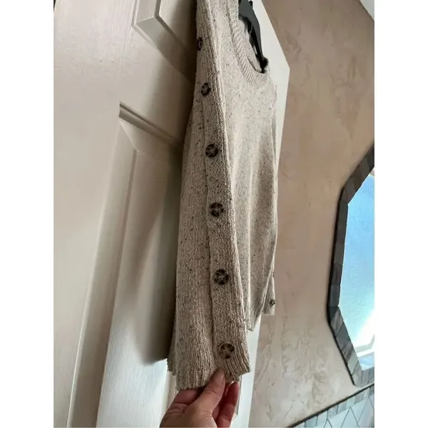 NWT Francesca’s Alya Heather Oat Crew Neck Sweater Button Sleeves Small - Image 3