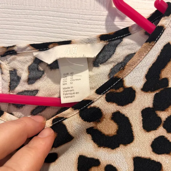 H & M Womens Leopard Print Short Sleeve Top Viscose Size 12‎ Office Party - Image 3