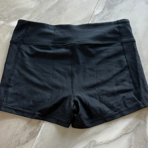 Under Armour Women's Black Volleyball Shorts - Image 2