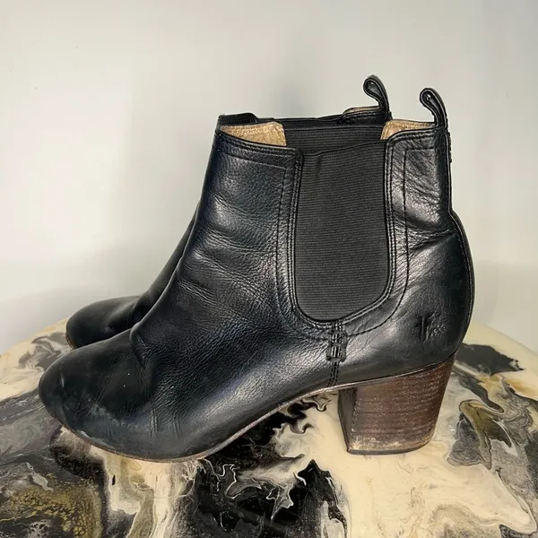Frye Black Leather Chelsea Ankle Boots Block Heel - Image 7