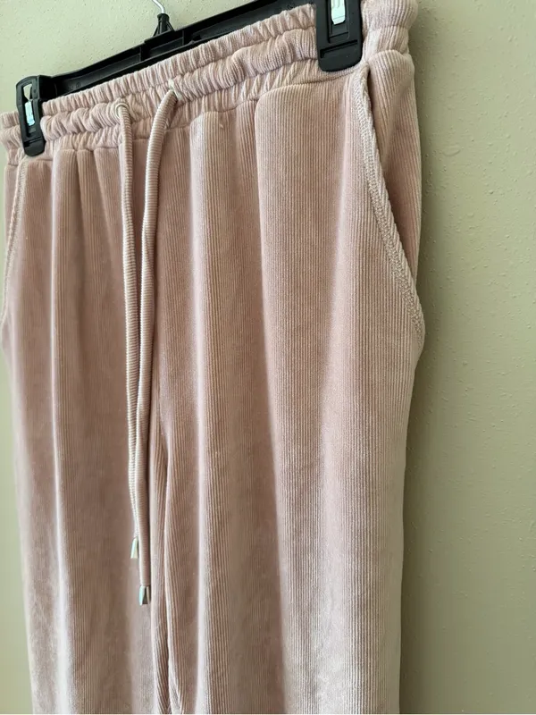 Le Lis Collection Blush Pink Ribbed Corduroy Velour Jogger Pants Women’s Size M - Image 2