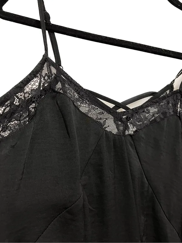 Cute black laced dress size medium - Image 2