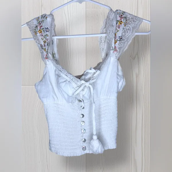 FOREVER 21 Women’s White Lace Floral Fairycore Embroidered Crop Top - Image 4