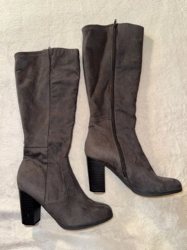 Style & Co gray boots size 9.5 - Image 2