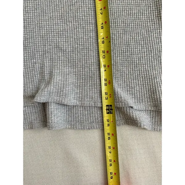 Offline by‎ aerie waffle knit Grey long sleeve tee size medium - Image 5