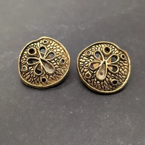 Vintage Clip On Earrings - Large Sand Dollar Beach Theme Statement Earrings - Image 2