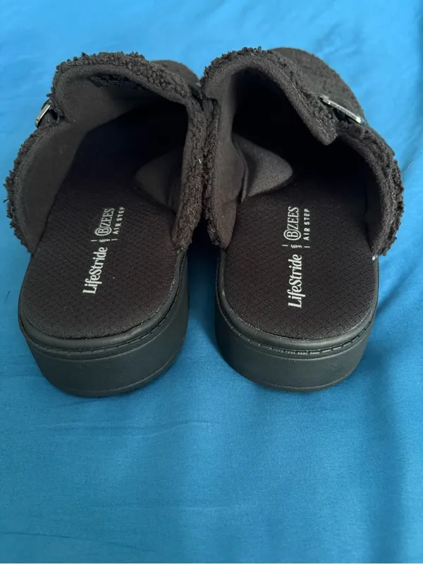 Life Stride BZEES Vibe Cozy Black Faux Fur Clogs Size 10M NWOT - Image 3