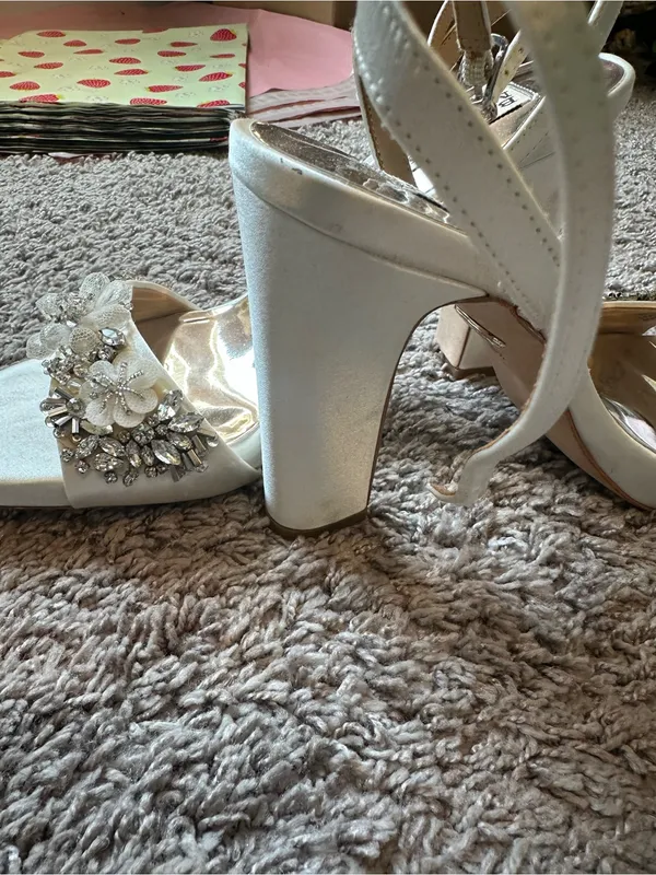 Badgley Mischka Ivory Satin Crystal Floral Open-Toe Heels - Image 7