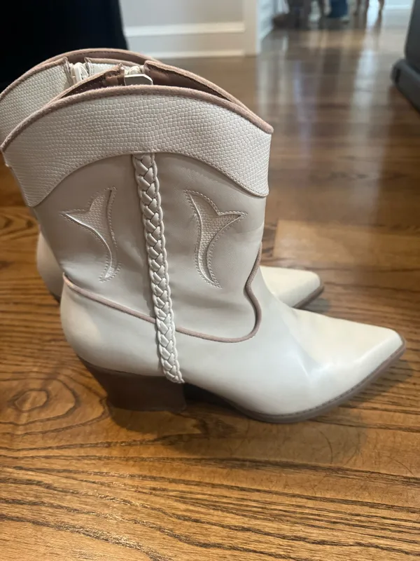 White Cowboy Boots Size 8 - Image 4