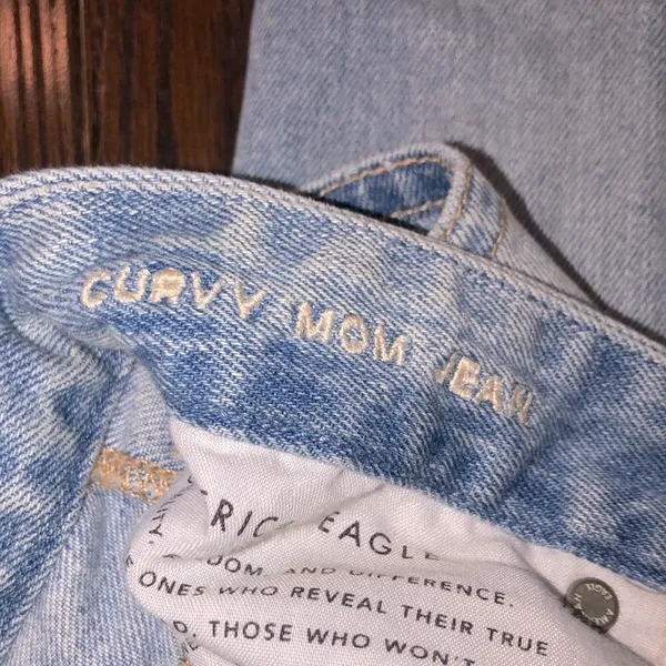 American eagle curvy MOM jean distressed size 4 - Image 5