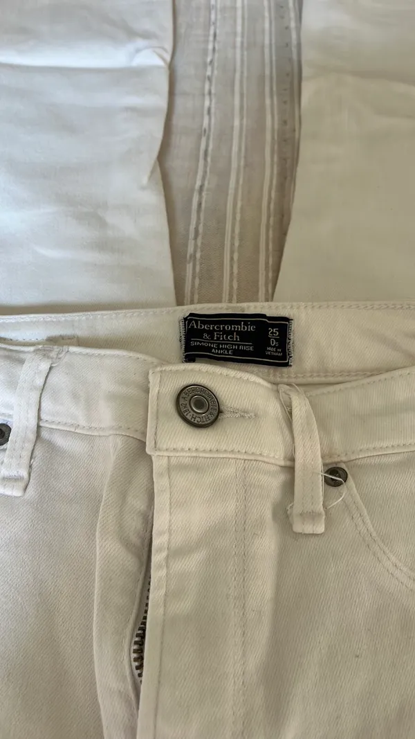 Abercrombie Jeans - Image 2
