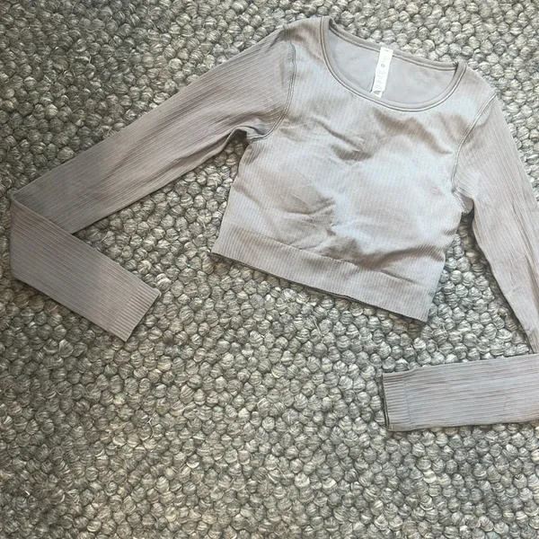 Lululemon Ebb to Street Long Sleeve in Heather Grey Size 2 - Image 2