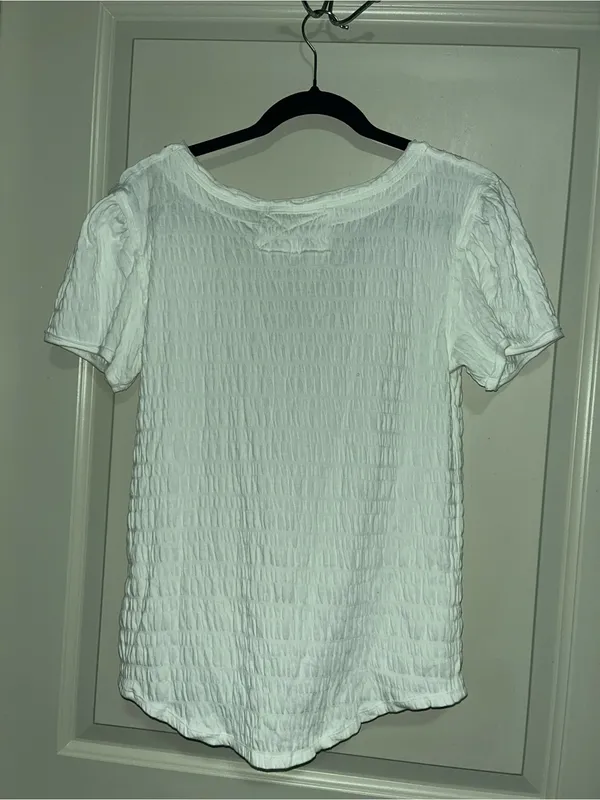 We The Free White Textured V-Neck Short Sleeve Tee - Lightweight - Image 2