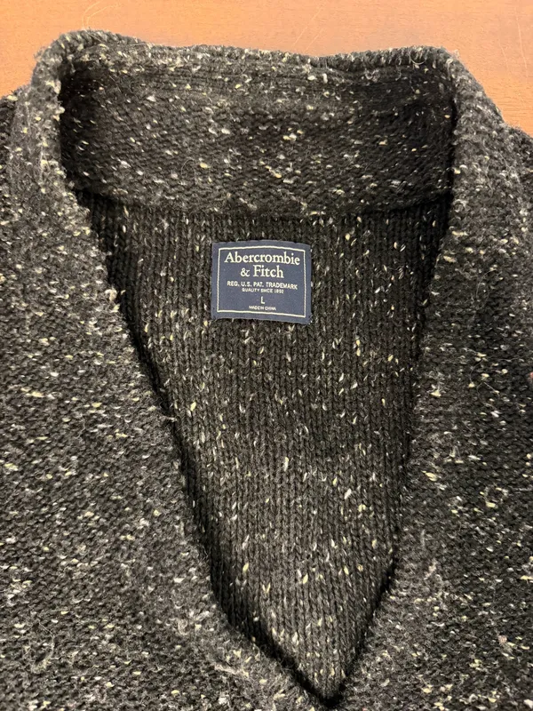 Women Abercrombie and Fitch large cardigan - Image 2