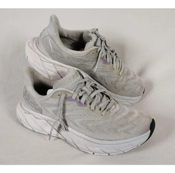 HOKA Women's US 7B Arahi 6 Silver Lightweight Running Shoes READ - Image 2