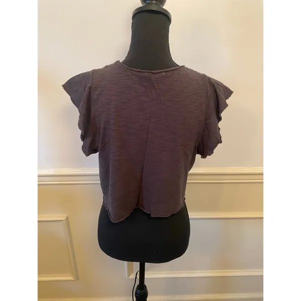 Altar'd State Cropped Short Sleeve Tee Lettuce Edge Flutter Sleeves Raw Hemline - Image 4
