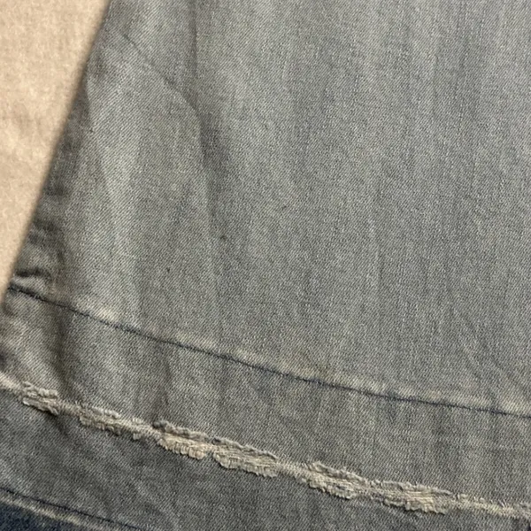 ELA Jeans Womens Light Wash Distressed Flare Jeans SZ 6 Raw Hem Distressed Knee - Image 6