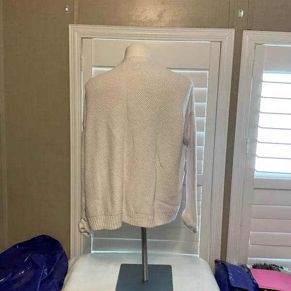 Hollister Women's Cream Cardigan Sweater - Image 3