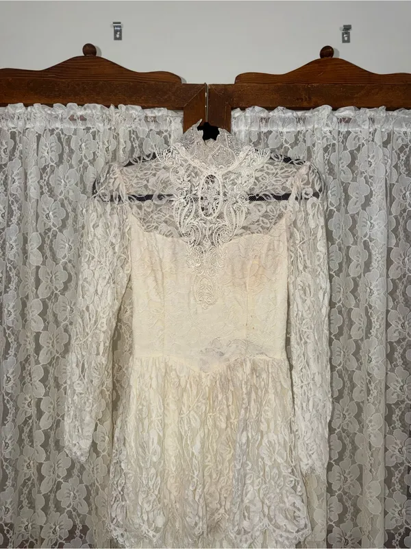 Pretty Vintage 90s Jessica McClintock Tea Length Lace Wedding Dress - Image 5