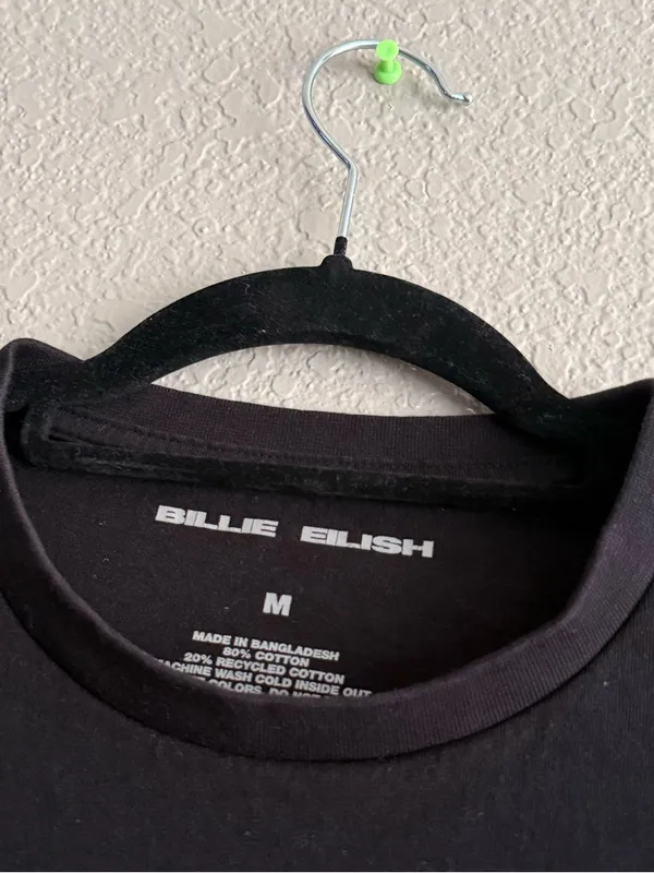 Billie Eilish Target Exclusive Hit Me Hard and Soft Graphic Tee M - Image 4