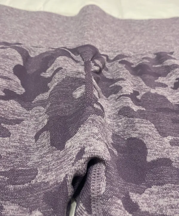 Scrunch Butt Camo Leggings Size L - Image 3
