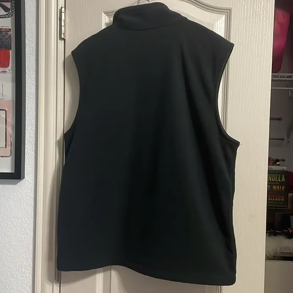 Black Fleece Columbia Vest - Image 5