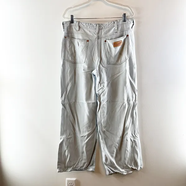 Wrangler Worldwide Mid Rise Wide Leg Jeans Light Wash Blue 32 / 14 - Image 6