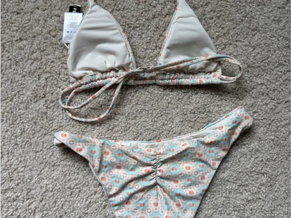 Dippin' Daisy's Floral Triangle Bikini in Light Blue and Peach - Image 4