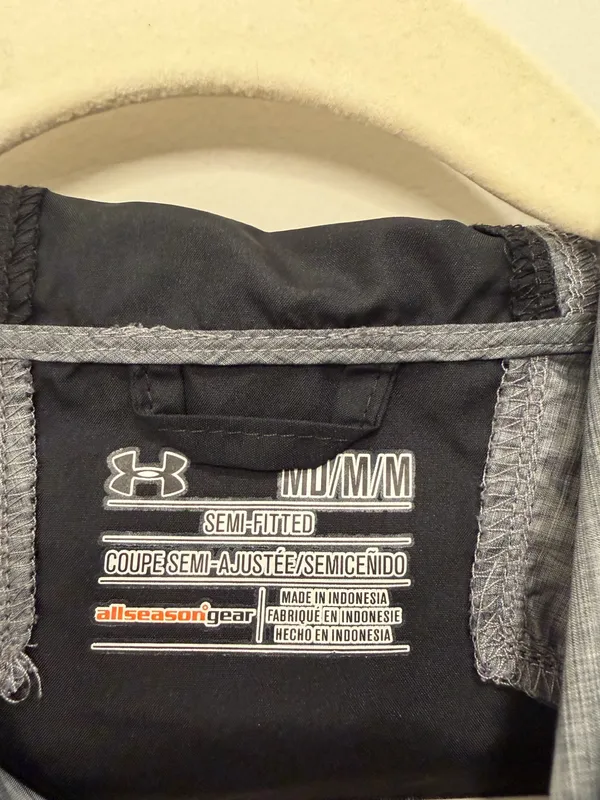 Under Armour Qualifier Woven Running Jacket Semi-Fitted‎ Black Gray Size Medium - Image 2